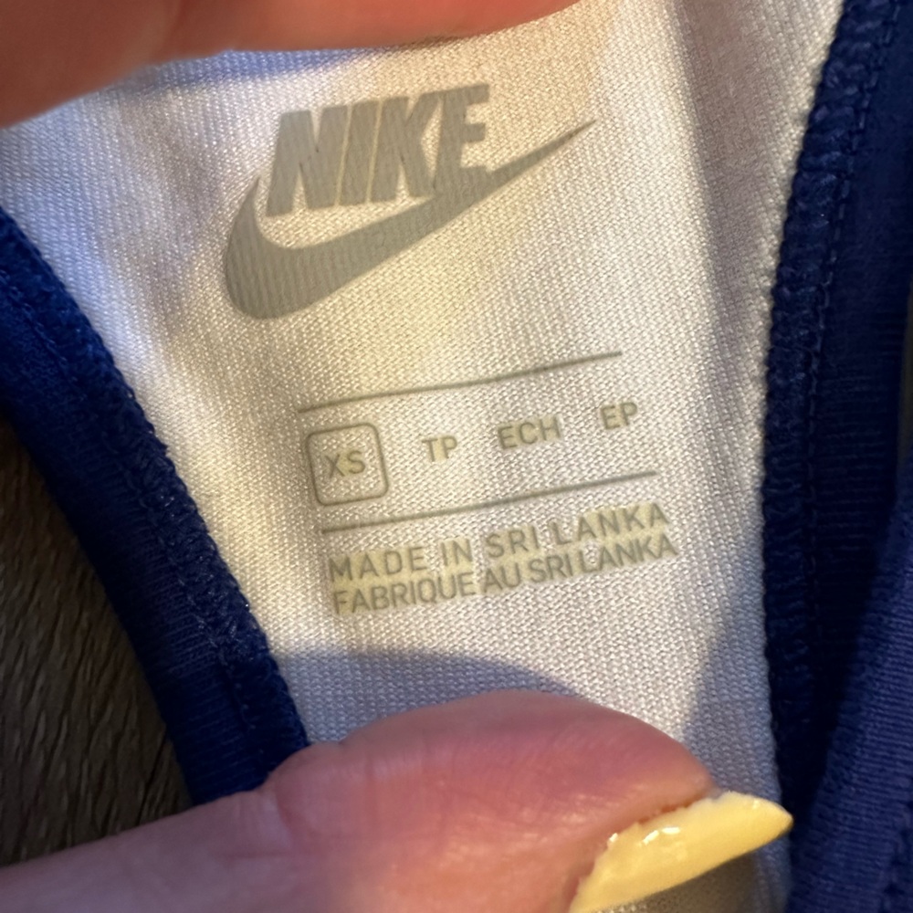 Nike Racerback Tanktop - Picture 3 of 3
